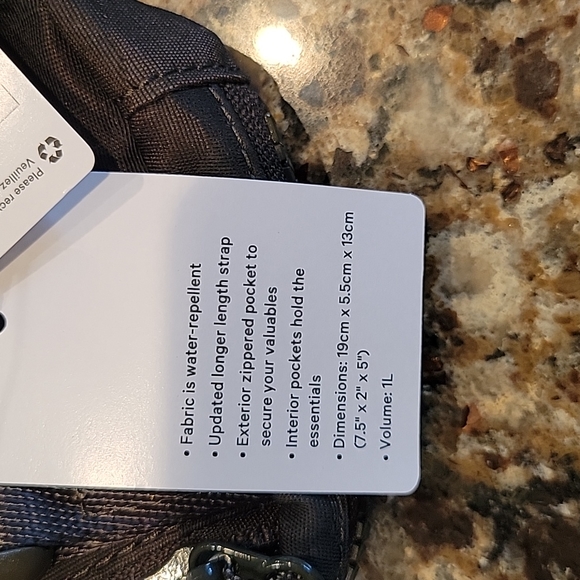 Lululemon Everywhere Belt Bag - Picture 4 of 5